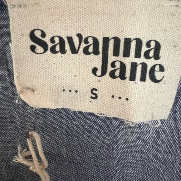 Savanna Jane Floral Embroidered Top - Picture 2 of 7